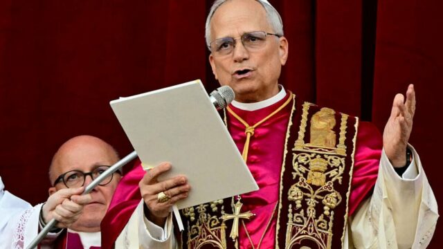 Novo Papa Leo XIV cita o desafio da IA ​​para a dignidade humana em seu nome escolha

