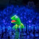 Novo show de água da Disneylândia: 'Inside Out' 'Be Happy' Irks Mensagem, enquanto o charme de Muppets