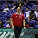 Arquivo -Fikri PBA O técnico Chris Gavina assumiu o cargo de UE Red Warriors no torneio de basquete masculino do UAAP