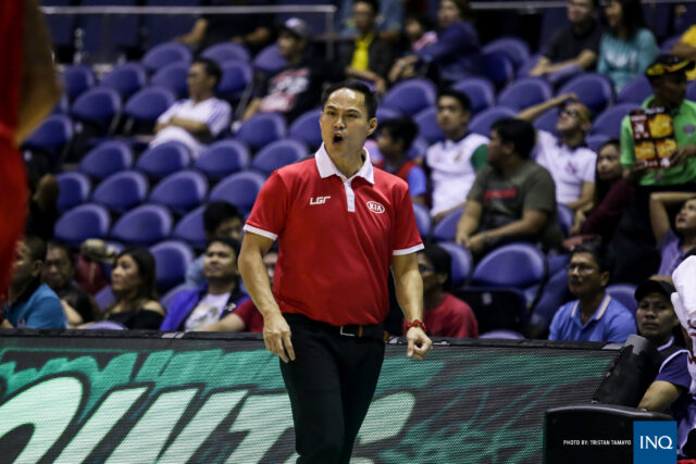 Arquivo -Fikri PBA O técnico Chris Gavina assumiu o cargo de UE Red Warriors no torneio de basquete masculino do UAAP