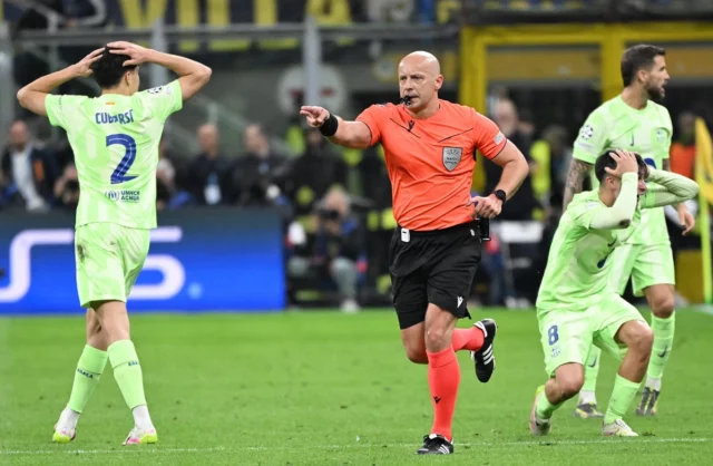 O Barcelona não vencerá a Liga Campeã. Marciniak não trouxe felicidade para o feliz e Lewandowski



