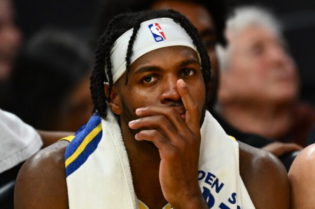 O Buddy Hield de Warriors sofre um acidente de guarda -roupa no primeiro jogo contra o Timberwolves



