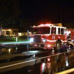 O Departamento de Bombeiros de Alameda aborda o navio que afundava no Uga Oakland