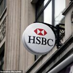 O HSBC enviou aos funcionários por e-mail funcionários em seus negócios com sede em Birmingham, que emprega 23.000 pessoas em escritórios e filiais, sobre como sua política