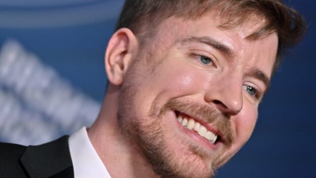 O MRBEAST se uniu a James Patterson, o autor de 'Ride máximo'. Para escrever um novo romance




