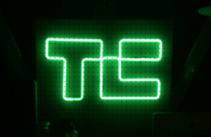 O artista digital Beeple colocou seu rosto em um cachorro-robô de US$ 100 mil ao lado de Elon Musk e Picasso – ele foi vendido primeiro