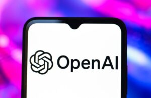 OpenAI pediu à administração Trump que expandisse o crédito fiscal do Chips Act para cobrir data centers The OpenAI logo is seen displayed on a smartphone screen.