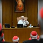 O Papa Leo Xiv descreve isso em seu primeiro discurso pelos cardeais como uma ameaça à "dignidade humana"