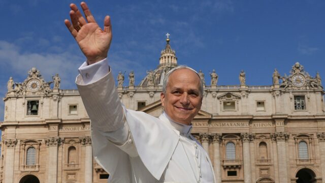 O Papa Leo Xiv se compromete a trabalhar para a unidade, paz durante a missa inaugural

