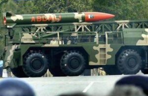 O Paquistão afirma que ele testou com sucesso um foguete de mísseis balísticos de 450 km O Paquistão afirma que ele testou com sucesso um foguete de mísseis balísticos de 450 km