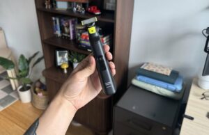O Philips Norelco Oneblade Trimmer é o melhor que já usei por US $ 59 Philips Norelco Oneblade 360 Pro Trimmer Anexos lado a lado