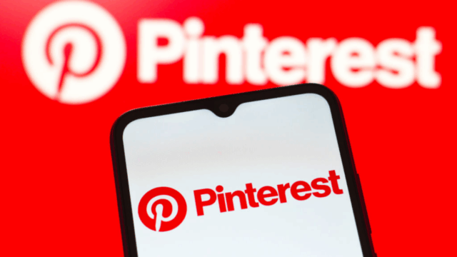 O Pinterest finalmente quebrou seu silêncio sobre as proibições e os usuários ficam furiosos.




