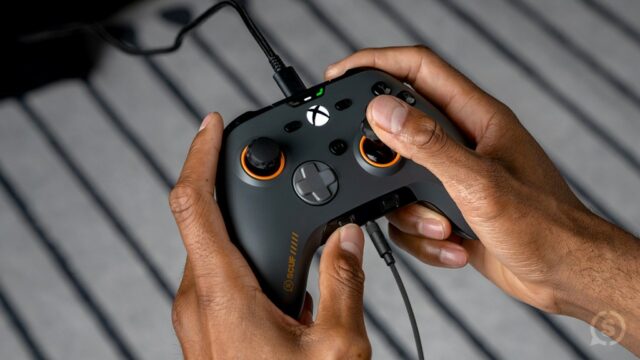 Scuf Valor Pro Controller e as pás na parte traseira