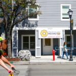 O declínio em espiral de Saratoga Village pode encontrar um balanço para cima.