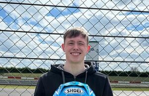 O evento Ooulton Park Superbike foi cancelado depois que duas Superbike British Drivers (21 e 29) morreram em um acidente que foi transmitido ao vivo na televisão. Jenner morreu aos 21 anos de idade