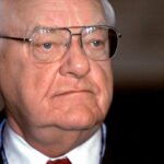 O ex -governador de Illinois, George Ryan, que morreu aos 91 anos e interrompeu as execuções, mas foi enviado para a prisão por corrupção em um escândalo, faleceu.