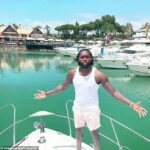 O ex-atacante do Arsenal Jay Emmanuel-Thomas confessou a importação de medicamentos de classe B para o Reino Unido