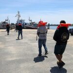 Os agentes de aplicação da imigração foram jogados por um governador do estado azul depois de rastreados e presos 40 imigrantes ilegais por Nantucket e Martha's Vineyard