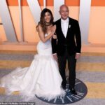 Lauren Sanchez (55 anos) e Jeff Bezos (61) se casarão em uma estrela em Veneza no próximo mês, mas o casal teria escolhido um lugar incomum para comemorar; Na foto em Beverly Hills em março