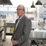 O presidente da Chipotle, Jack Hartung, se junta ao conselho da Tesla antes do lançamento do jantar de Tesla