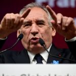 O primeiro -ministro francês Francois Bayrou testemunham o escândalo de abuso infantil