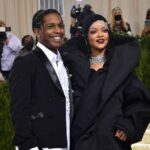 Esta foto de combinação mostra várias moda usadas pelo rapper A $ AP Rocky