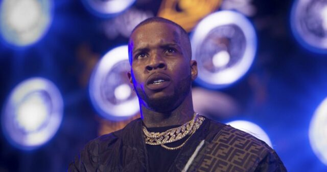 O rapper Tory Lanez hospitalizado depois de esfaquear para outro preso na prisão da Califórnia

