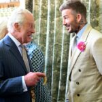 O ex -jogador de futebol inglês David Beckham (L) e a estilista Victoria Beckham (R) chegaram à cerimônia de casamento do príncipe britânico Harry, duque de Sussex e a atriz americana Meghan Markle em St. George, Windsor Castle, em Windsor, 19 de maio de 2018 (AFP) (AFP)