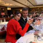 Nesta semana, a impressionante riqueza de Beckhams foi revelada. Quase 30 anos após o lançamento da Posh e Becks, um casal acumulou uma riqueza combinada de £ 500 milhões