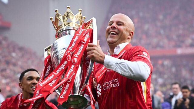 O slot é retirado da cerimônia de premiação após uma tragédia do desfile de Liverpool

