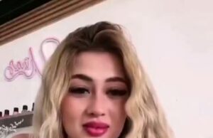 O terrível momento do influenciador Valeria Márquez (23 anos) é baleado por um goleador em uma motocicleta, enquanto a animada transmissão para seus seguidores no salão de beleza A influenciadora de beleza mexicana Valeria Marquez foi brutalmente assassinada ontem, enquanto a transmissão viva para seus seguidores depois que um atirador de motocicleta começou a atirar em seu salão
