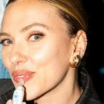O tratamento dos lábios de Scarlett Johansson finalmente está em estoque
