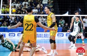 O voleibol masculino da FEU termina sua série de finais, nocauteie La Salle Mikko Espartero Feu Tamaraws UAAP Temporada 87 Final de Volleyball Men Four