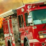 Oakley: os bombeiros respondem ao fogo da vegetação