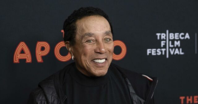 Os acusadores de Smokey Robinson explodem seu contra -ataque de US $ 500 milhões como 'tentativa de silenciar e intimidar'

