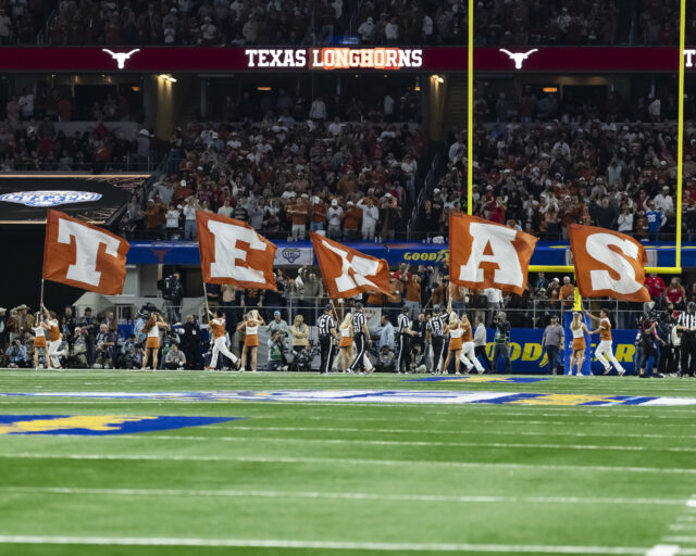 Os colegas do Texas podem em breve pagar atletas pela primeira vez

