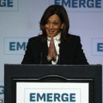 Em seu primeiro discurso depois de perder a presidência na quarta -feira à noite, ela subiu ao palco na gala do 20º aniversário do Emerge no Palace Hotel, San Francisco