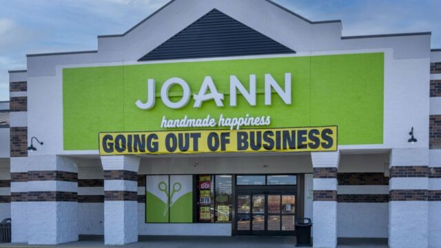 Os fraudadores de JoAnn Fabrics estão anunciando seus golpes no Facebook e Pinterest




