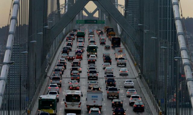 Os líderes do Senado do Partido Republicano tentarão bloquear veículos na Califórnia que aboliriam carros em gás

