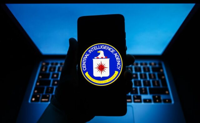 Os vídeos da CIA estão tentando aceitar o espião do CCP quando a China aumenta a intervenção de espionagem

