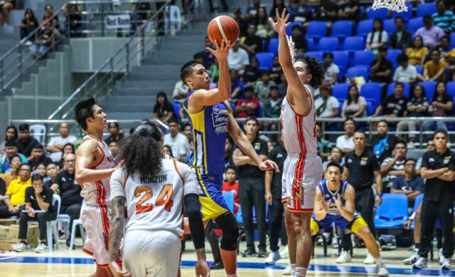 PBA: Bairro de Livros de Magnolia, fala deslizando Northport Zavier Lucero Magnolia Northport derrota PBA
