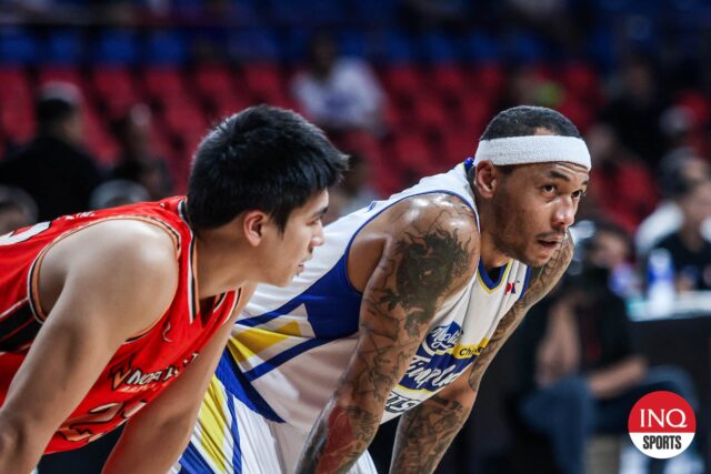 Calvin Abueva deixa o Magnolia Hotshots quatro anos depois com a equipe.