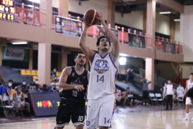 Durante seu tempo com Kris Porter Lex Road Warriors. Vindo junto com Aries Yeng Guiao na chuva ou brilho em PBA