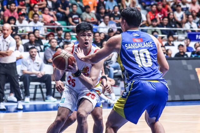 Sant Santlan Rain ou Grink Magnolia PBA Filipin Cup Beats