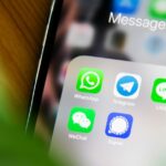 Fotos de foto e qualidade do WhatsApp | iPhone com pastas de aplicativos de mensagens