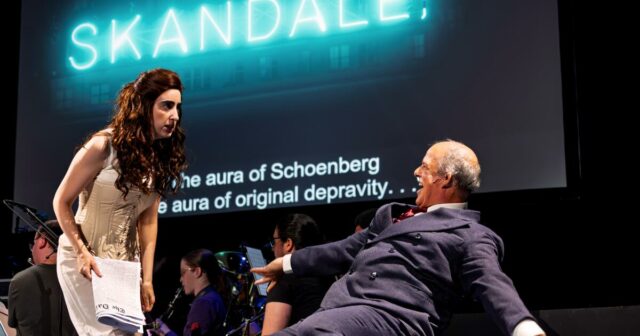 Para capturar o tema extravagante de Schoenberg em Hollywood, uma ópera é necessária

