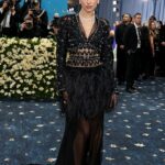 Dua Lipa estava entre chegadas britânicas e irlandesas para interromper a apresentação do Museu do Museu de Costume em 2025 na segunda -feira de segunda -feira
