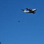 Tropas britânicas na terça -feira saltaram da RAF A400M sobre Gotland na Suécia