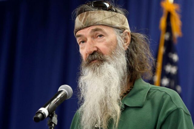 Phil Robertson morre em 79; Patriarca 'Duck Dynasty' era um ícone cultural conservador

