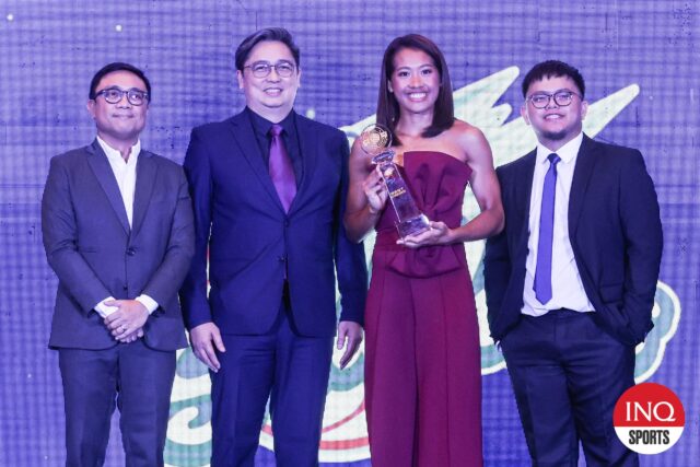 Creamline Cool Smashers de Bernadeth Pons PVL Press Corps durante a noite do prêmio. -